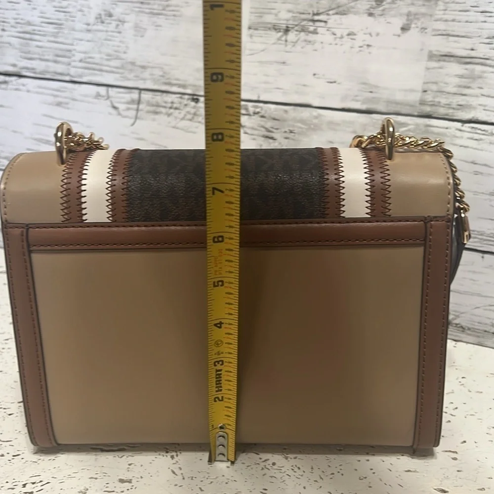 Michael Kors Medium Color-Block and Signature Logo Shoulder Bag